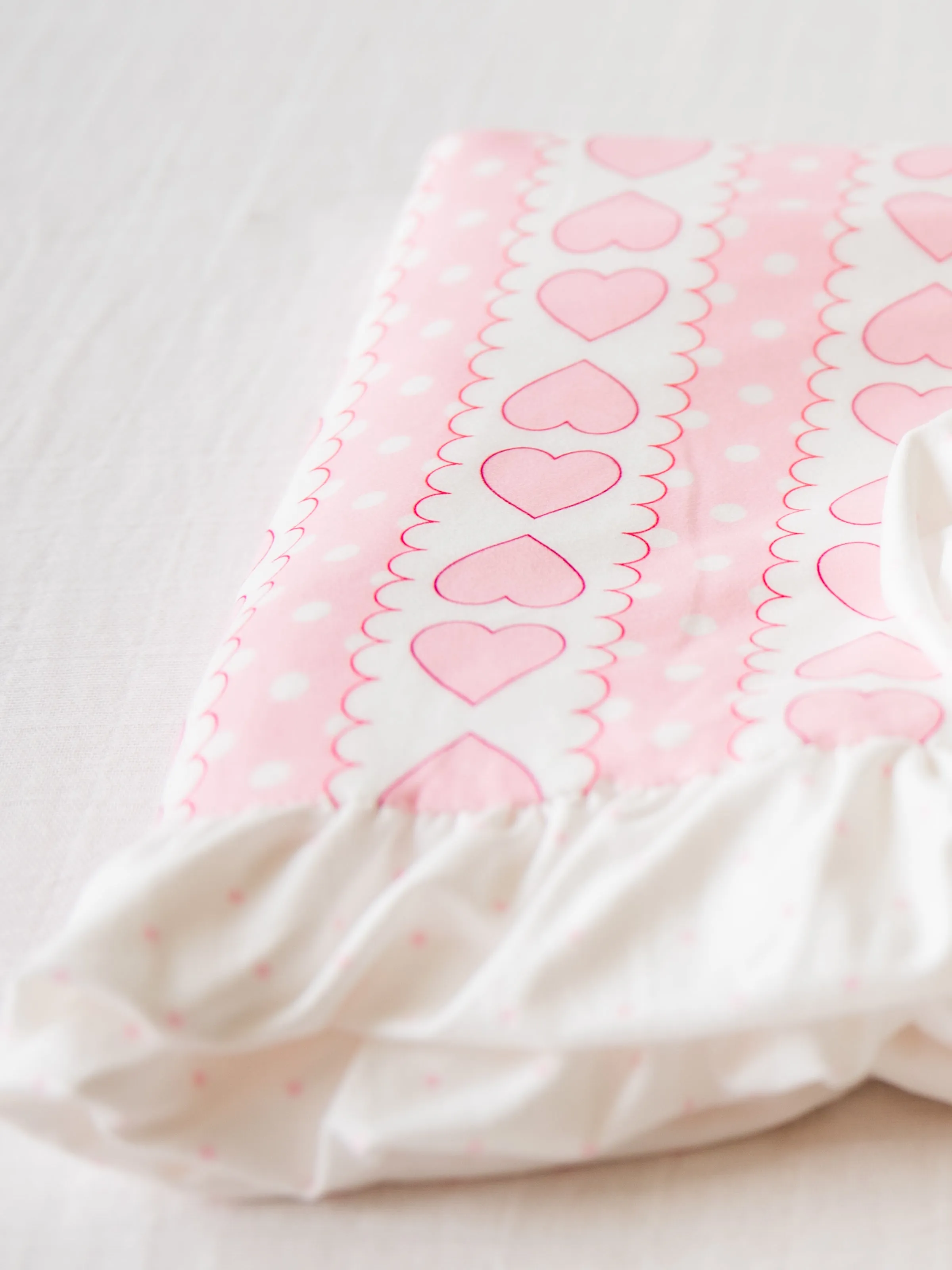 Dreamer Ruffled Blanket - Mirrored Hearts